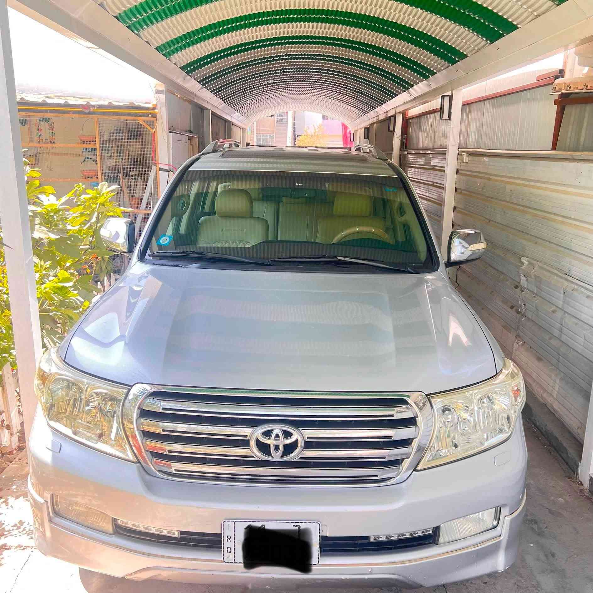 السلام عليكم ورحمة الله
لاند كروز GXR موديل 2011 ستينية 

بدون تحديث بلادي 

السعر 280$

العنوان بغداد الدوره 

***********

***********

