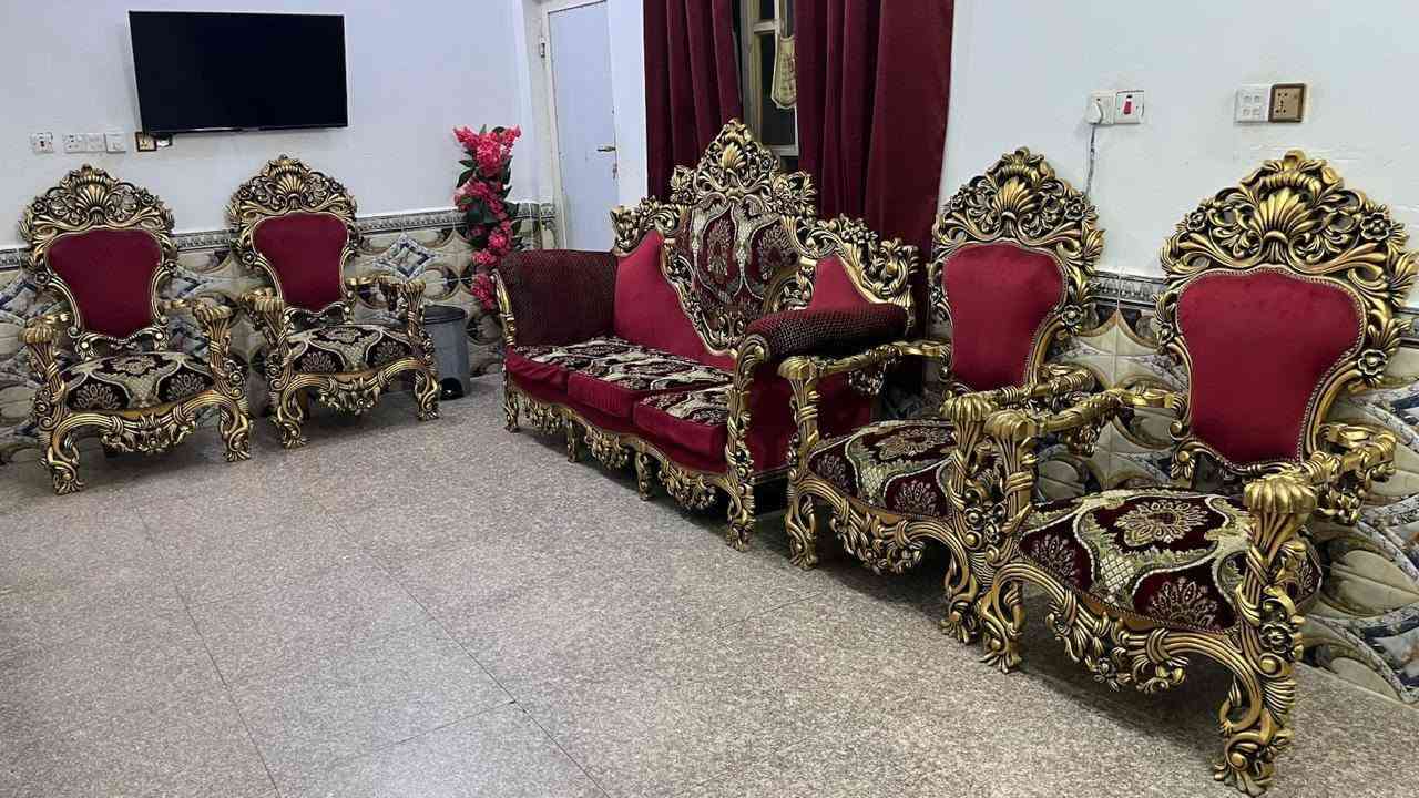 ⭕بيت للبيع طابو صرف 
العنوان / حي التضحية شارع العيادة قرب صيدلية هدير الخالدي 
_ البيت طابقين 120 متر 6×20 
ثلاث غرف نوم مساحتهن 5ونص× 4 و 6×5
صحيات عدد 3 ومنور ومطبخ وديوانية 
السعر بالخاص
الرقم // *********** ناصرية, ذي قار

