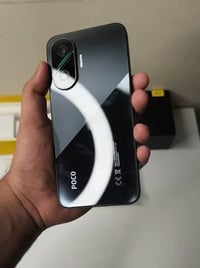 بوكو F7 • ٥١٢/١٢ • بطارية ٦٥٠٠