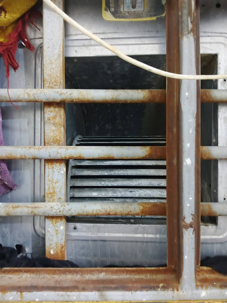 مبرده حجم كبير بيباب بلاستك نضيفه جدا 75الف مكاني طوريج الحوالي ***********
