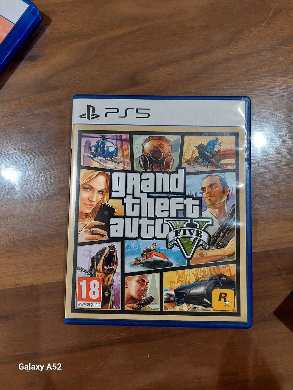 للبيع سيديات ufc5 و gta بلاستيشن 5 نظيفات كلش رايدهم ب٣٠ الucf و ٢٥ gta وبيهم مجال للتواصل *********** المكان بغداد

نص مكتوب في الصور:
- Galaxy A52