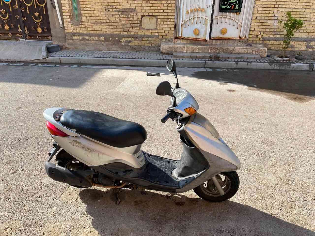 ‏دراجة بريز لايت جوا دراجة بحالة الوكالة ‏برغي ما مفتوح بيها دراجة قبل ثلاثة أشهر نازل رمبه مكينة خرسه و ناعمة بها فقط ملاحظات بالكفرات كفراتها على وضع الرمبه عنواني شهداء البياع ￼￼￼￼￼￼
‏*********** ￼￼￼￼
