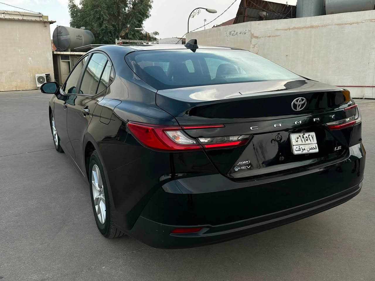 تويوتا كامري 2025 هايبـرد
وارد امريكي 2.5L 4V
فئة LE لون اسود
الضرر: جاملغ السكن مبدل وربع بونيد صبغ

 المواصفات:
- 3 وضعيات قيادة (Eco/Normal/Sport)
- تحذير خروج عن المسار
- مثبت سرعة
- رادارات
- كشن كهرباء
- كشن تدفئة
- ستيرن تدفئة
- تحذير نقطة العمياء
- تنبيه ومانع التصادم (auto break)
- كاربلاي + اندرويد اوتو
وبقية المواصفات المعروفة
— رقم الشاصي مرفقة بالصور
السعر 188$
‭***********‬
