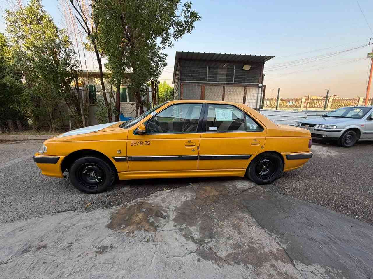 السلام عليكم سياره للبيع بيجو بارس سعر42 وبهه مجال *********** العنوان الزعفرانيه شارعيه سيد هاشم مقابيل عمارا اسد بغداد

