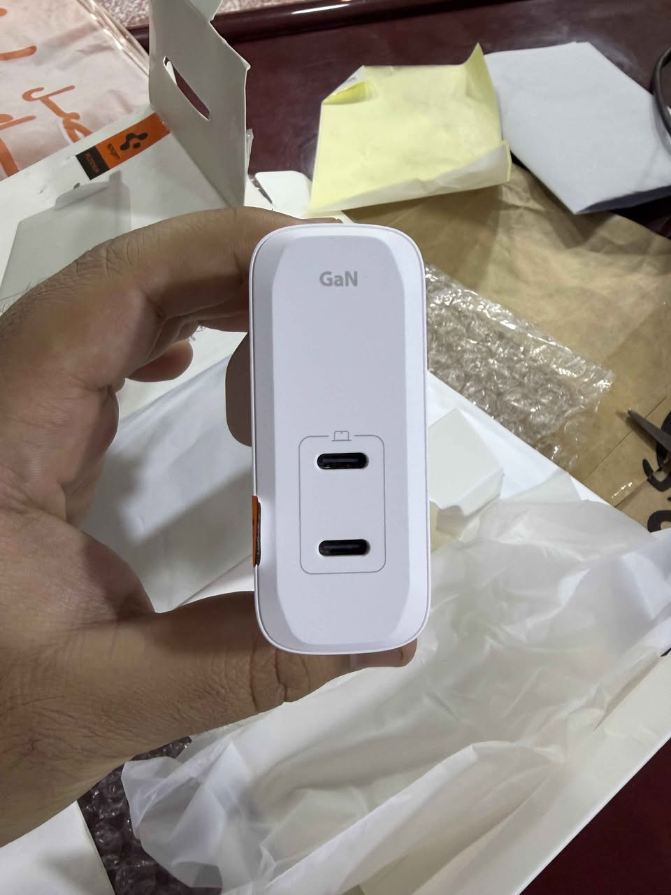 للبيع شاحن Spigen ArcStation Pro GaN 120W الأصلي
الموديل: PE2109UK
SKU: ACH06034
اللون: أبيض
المنفذ: 2x USB-C
القدرة: 120W Max
النوع: GaN (Gallium Nitride)
القابس: UK Plug
الشاحن جديد كلياً بالصندوق وغير مستخدم نهائياً
 مفتوح من الصندوق فقط
المواصفات:
شحن سريع جداً حتى 120 واط
منفذين USB-C
مناسب للابتوبات، التابلت، والموبايلات
يدعم PD / PPS
حجم عملي وكفاءة عالية بتقنية GaN
السعر: 85,000 دينار عراقي
للطلب:
خاص أو واتساب رسائل فقط
*********** بغداد, العراق
