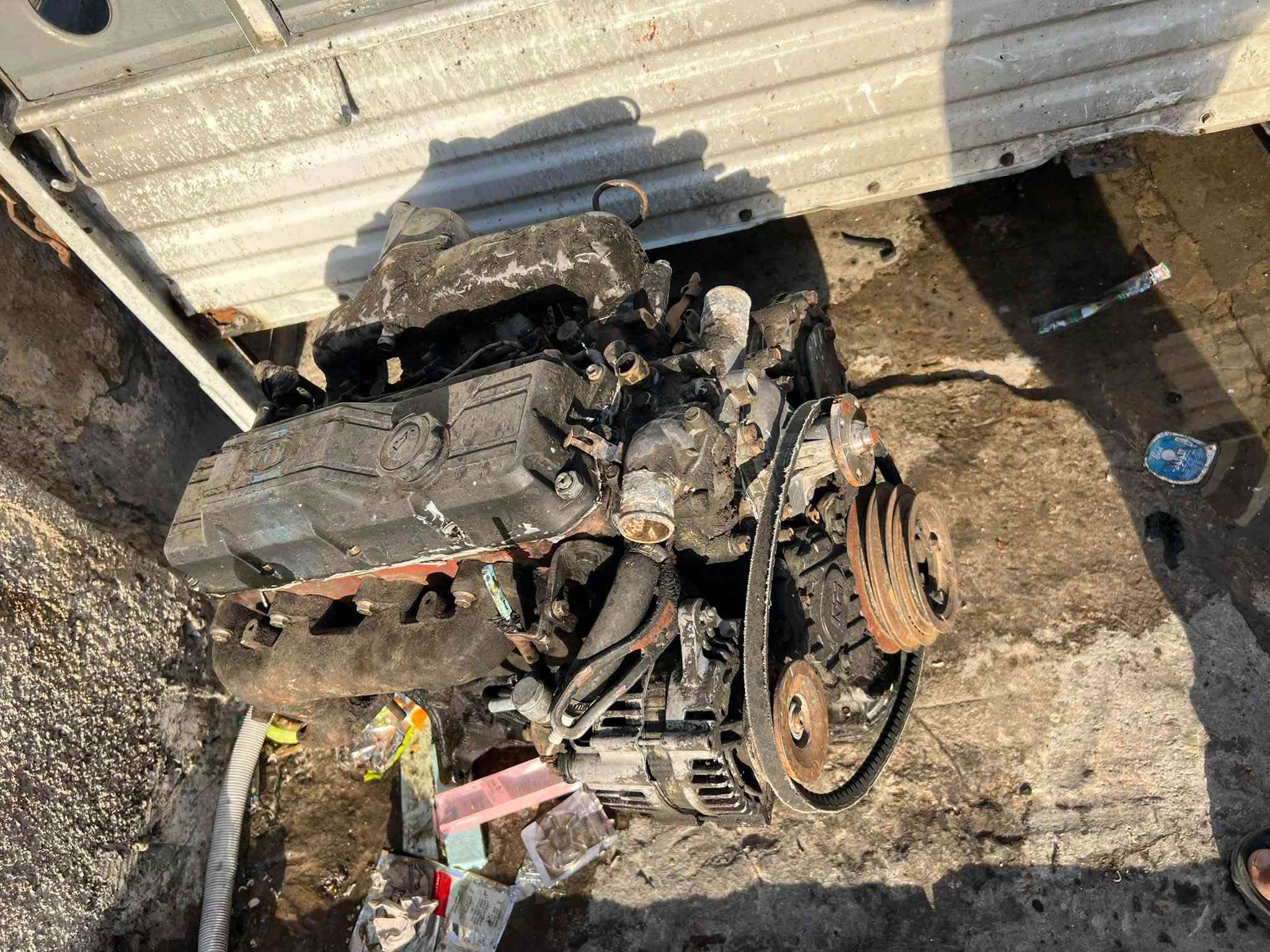 سلام عليكم بدي مال فحل نضيف مع كشنات مال بنكو قمارة وربع مال موديل 96مع مكينة بنكو بيهة خيط بخار للبيع المكان بغداد ***********
