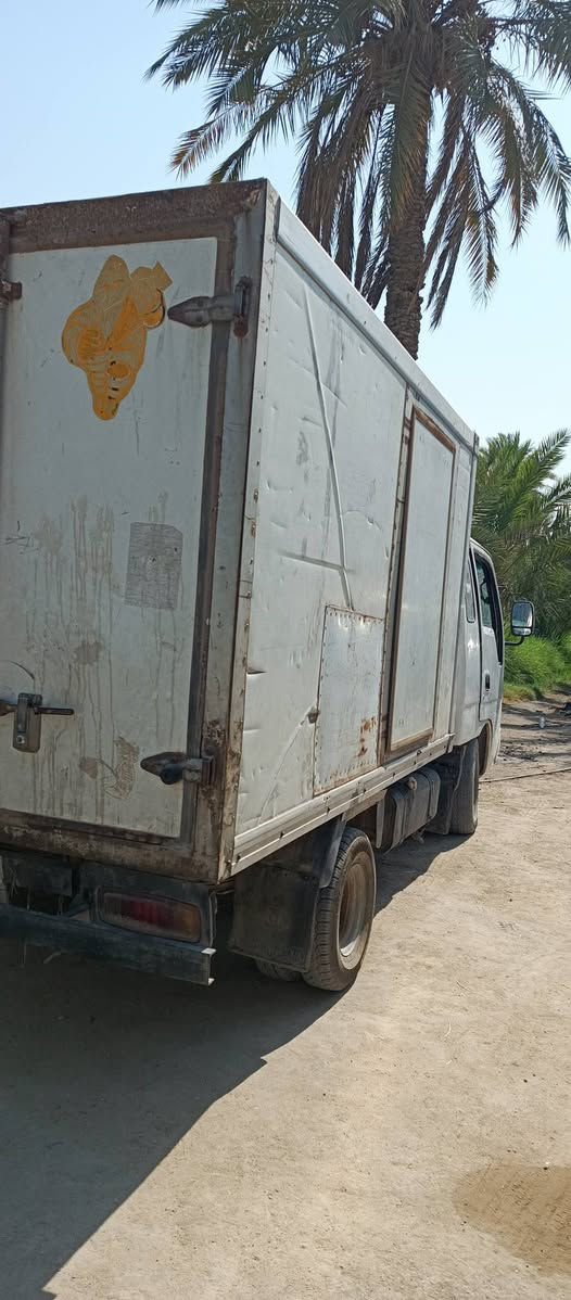 سلام عليكم سياره فونتيره موديل2000 البيع التواصل على الرقم ***********
