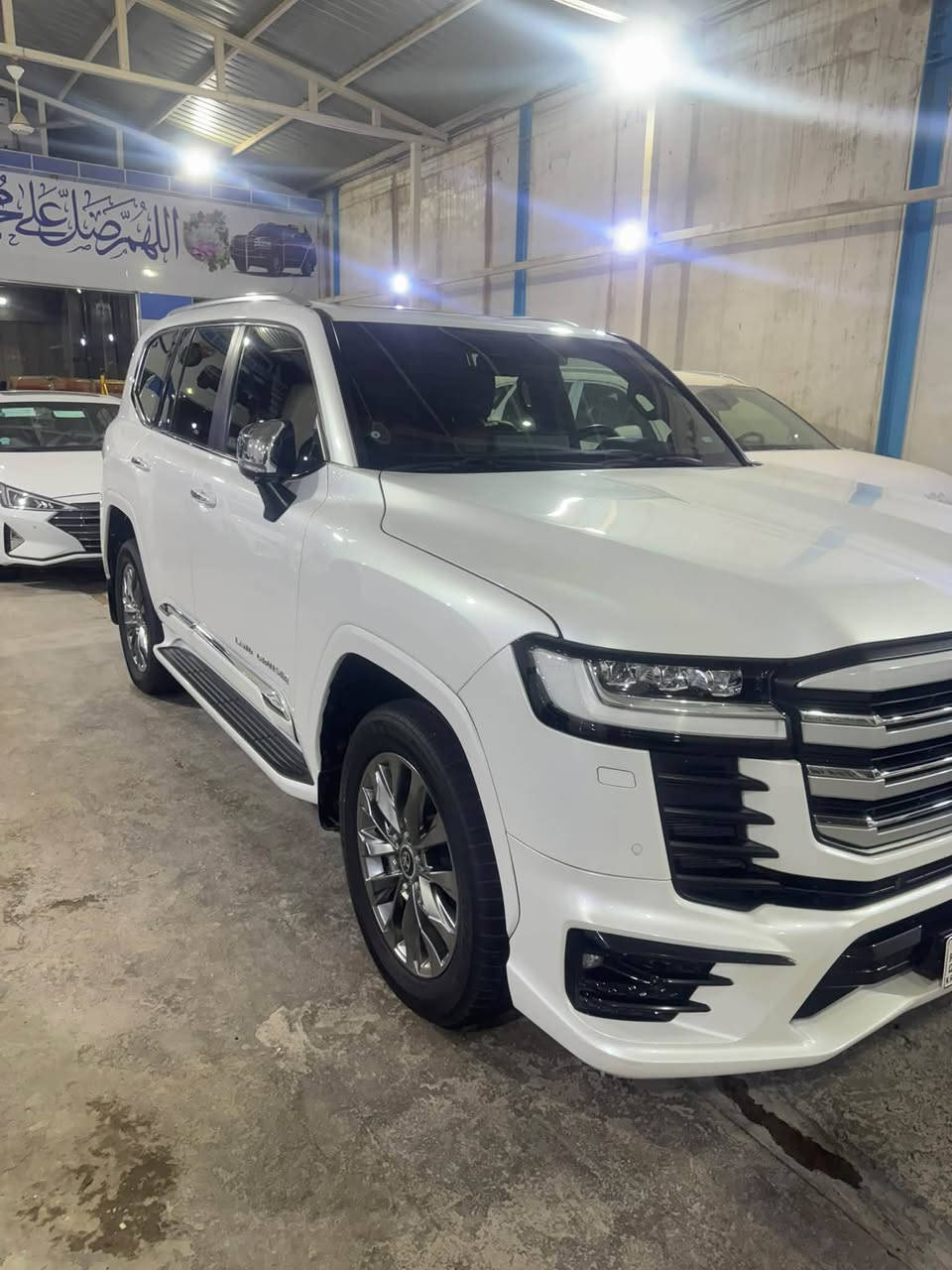 لاندكروز VXR • ٢٠٢٤ • ٨٩ الف كم