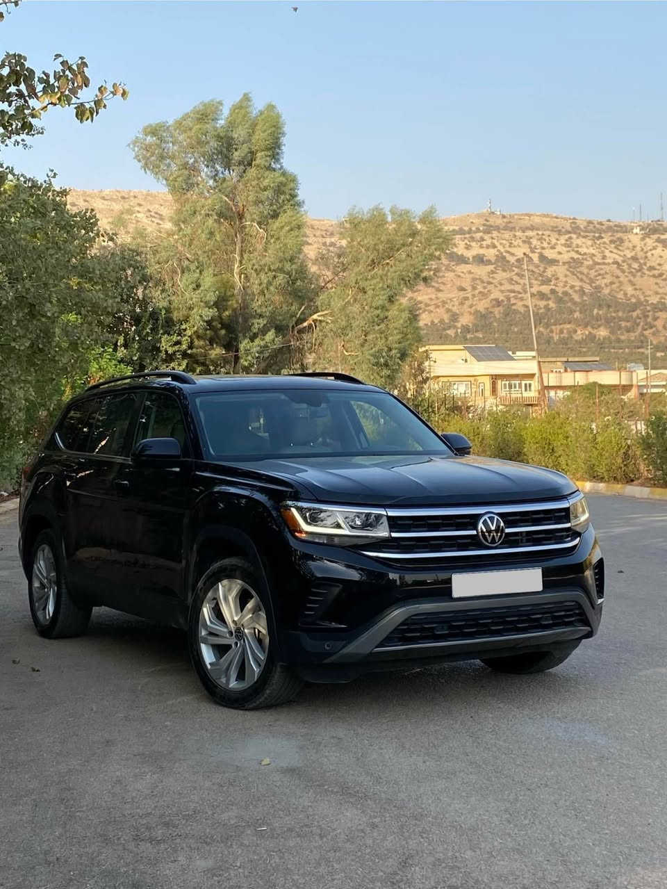 مواسەفات :-    
پانۆراما ، گێچ ئەلیکترۆنی ، شاشە گەورە سیستەمی  car play،  ڕاداری پێشەوە و ڕاداری دواوە ، بەسمە و شەغال ، سێ ریز کوشن و ناو کرێمی و سندوق شەفت  و  light adaptive ، زۆر مواسەفاتی تر، سەیارەکە بێ کێشەیە و بە ناوی خۆمە تەنها ٢ پارچەی بۆیاغە لەگەڵ کەمێک بۆنیتەکەی ، سەیارەکە هەموو شتێکی بێ کێشەیە  ماوەی ڕۆشتنی سەیارەکە تەنها ( ٥٢ ) هەزار میل  ڕۆشتووە  نرخی (٢١٥) وەرەقە و کەمێک مەجال .

 بۆ پەیوەندی کردن :-  
ژ.مۆبایل :- *********** أربيل, العراق
