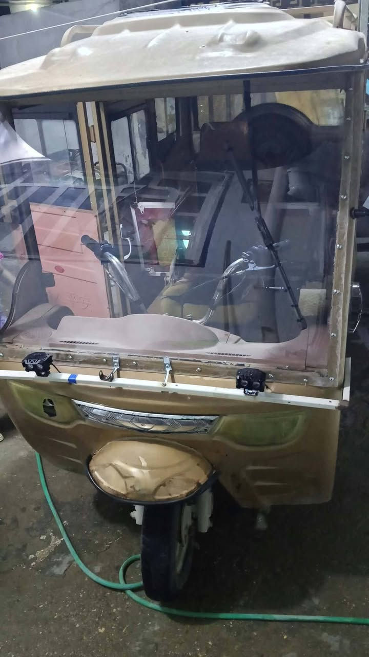 سلام عليكم
عندي تكتك للبيع صيني موديل 19 
كير و مكينه ستوته كير جديد شادة 
للتفاصيل اتصل على الرقم 
‏‪***********‬‏
