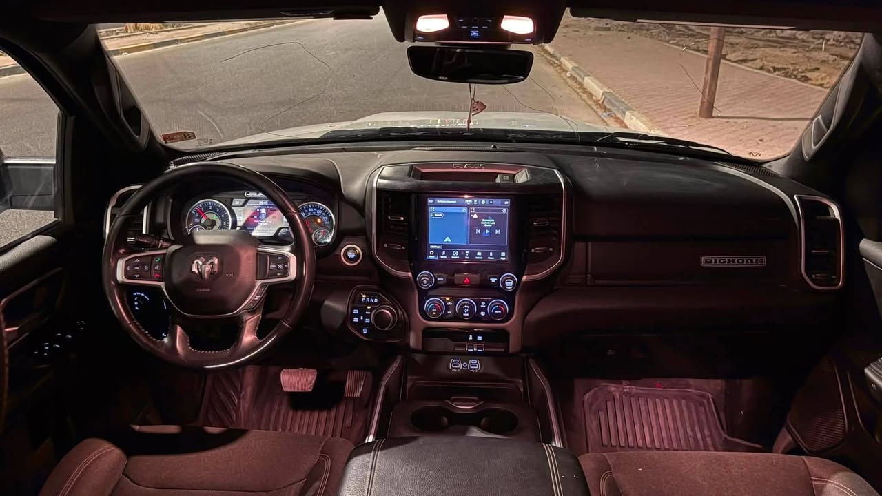 دوج رام بك هورن 2022 Dodge Ram BIGHORN 

6 سلندر   V6 ايتورك المرغوب
باب طويل بدي قصير المرغوب
بصمه 
كير ماوس 
شاشه جبيره 
دوسات كهربائي
كشن كهربائي
السياره ايتورك etorque
دعاميه حديد ستيل 
ويل اسود مات
ويل ١٨ ماكو شي اسمه طسه
سياره ماشيه 97 الف ميل 
رقم مميز 

محرك كير اكسل حداديه كلها كفاله 
بجم كبس  شاصي بشرط لغوده بشرط تكم بشرط
بدون ايربكاك
رقم الشاصي : 1C6RRFFG7NN238594
السياره مثل ما موضح في صور الحادث حادثها مجرد ربع جاملغ خلفي يعني قصعه وحده صبغ بدون اي دواخل 

السعر : 280 وبيها مجال 
***********
