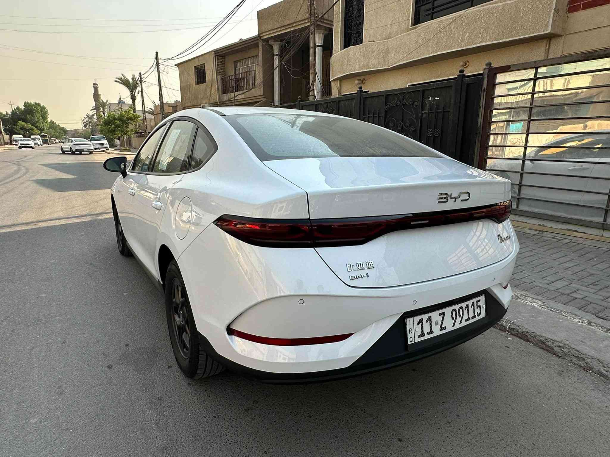 بي واي دي كن بلاس كفاله عامه ماشيه 3 الاف داخل ابيض السياره زيرو  غراضها الكامله موجوده شاحنه وكارت وبصمه السعر ب20 مليون ونص وبيها مجال ***********
