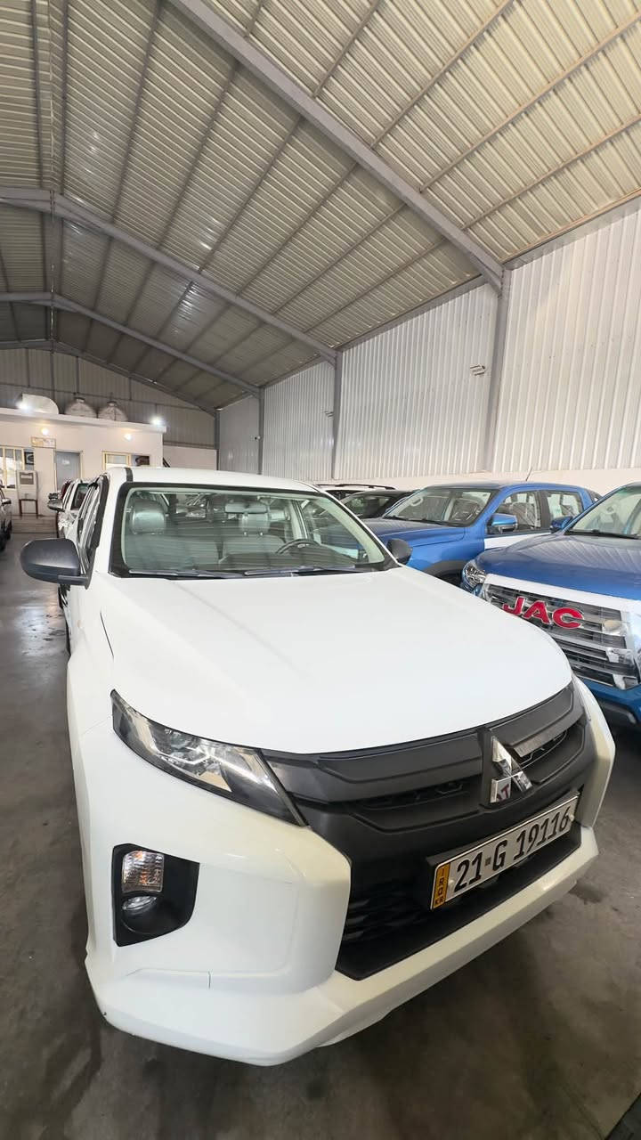 سلام عليكم اخوان للبيع بيكب متسيوبيشي L200(قذافي)
موديل:٢٠١٩
ممشى:١٠٠ الف KM
ضرر: شبر صغير بارد فقط كفاله من الصبغ
السياره جديده بدون اي نقص سنوية جديده جاهزه كامل مكمل
السعر :158$ 
***********
