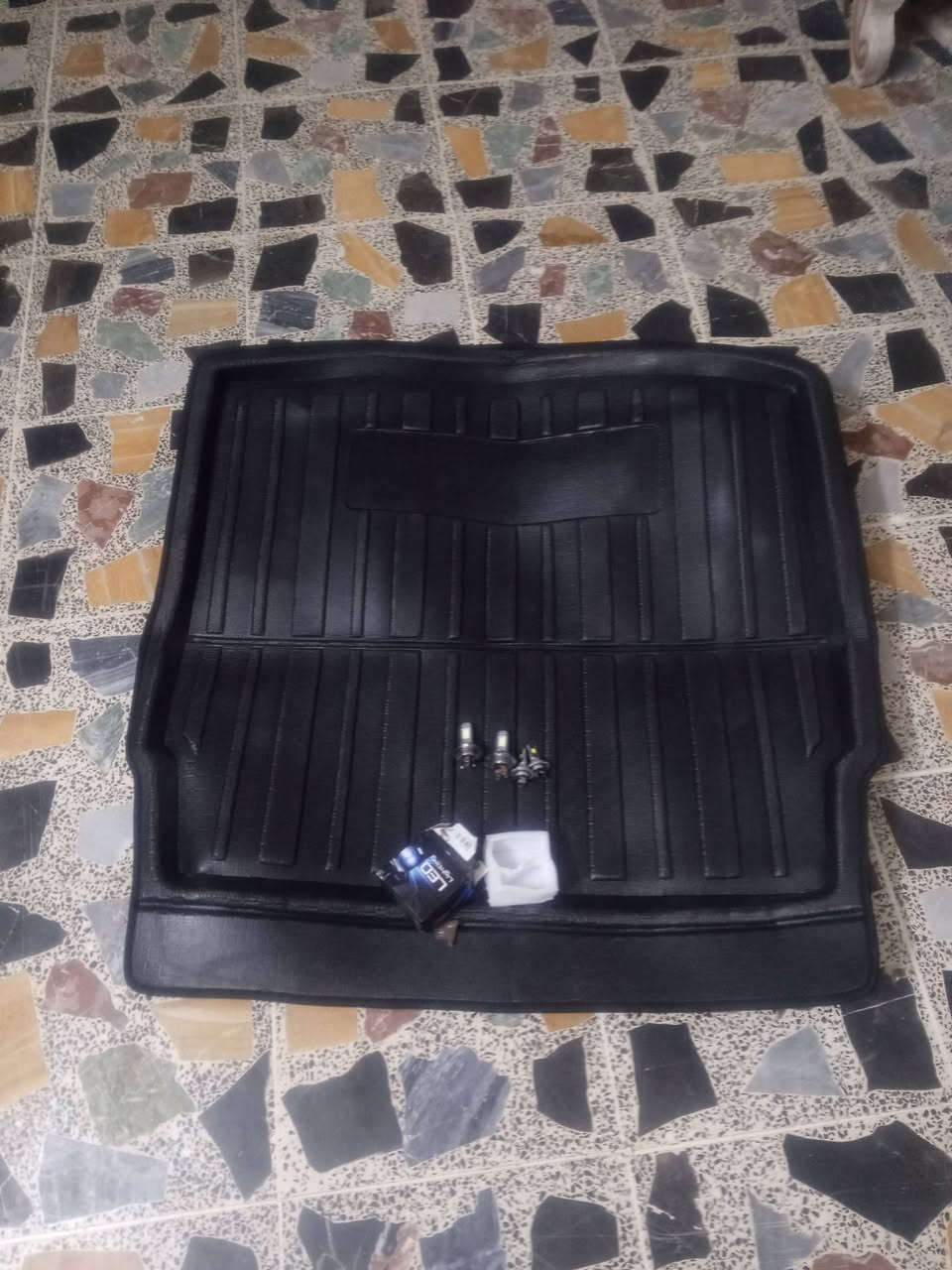 سلام وعليكم
لد ثلجي زوجين او جلده صندوك 
انطي سعرك او بل عافيه وتساب ***********
