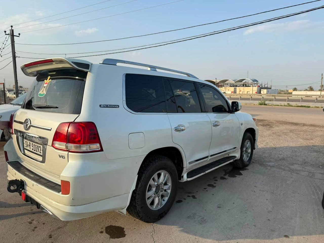 سياره لاند كروز موديل 2008 GXR  V6 ستينية اصل محدث 2015
سيارة بدون صبغ 
سيارة كير محرك كفالة  

حساس امامي

حساس خلفي
 
بصمه ابواب 

فتحه سلايت

كشنات شامو اصلي

محرك V6 

8 ايرباك 
 
مثبت سرعه 

سبعه راكب 

ثلاث قطع تبريد 

تحكمات ستيرن كامله 

وباقي مواصفات معروفه 

سعر 265 وبيهه مجال للشراي 

مكان السياره بصرة  📍

رقم تليفون واتساب الاستفسار ☎️
***********
