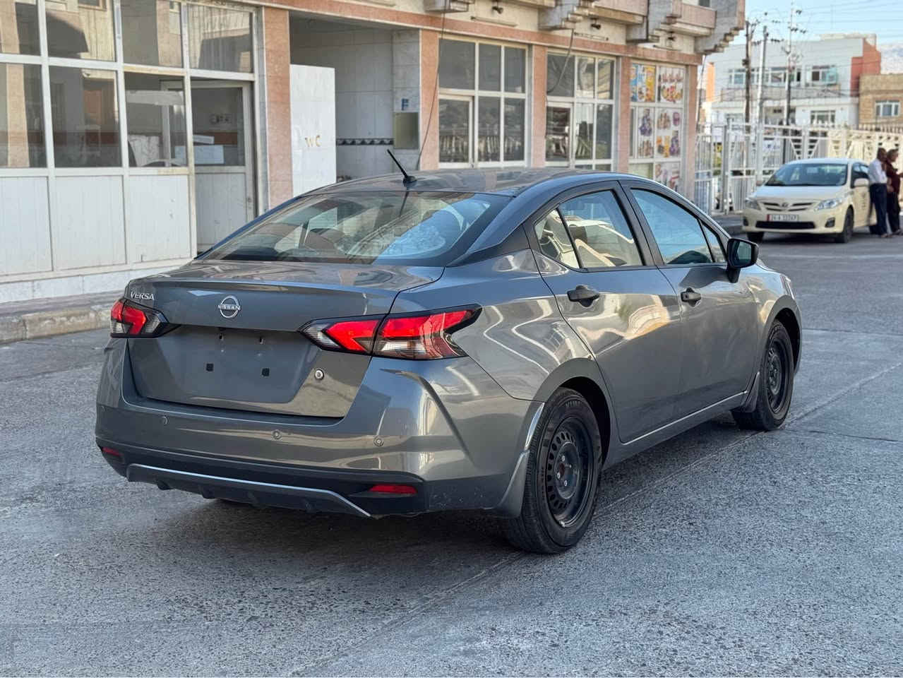 Nissan Versa S 2024  نيسان سنترا اس ✔️

قطعتين و نص صبغ ( نص بوند جملغ و باب)
شواصي سليمة و ٣٨ الف ميل ماشية
رقم شاصي بالصور

مواصفات S المعروفة  🔝
كير محرك تبريد كهربائيات شرط 💯
كل شي بلادي شركة 💯

سعر بلاش 🔥 99 ورقة و مجال جداً بسيط
مكان عقرة  "ئاكرێ"
واتس اب و كورك *********** اكر, نينوى
