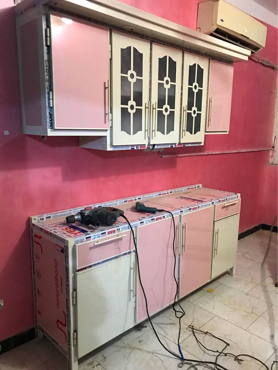 تخفيضات كاونترات مترين شرط شرط التزكام بليت واحد ملم نرماده حفر جرارات شفط نقش cnc تاج وكلوبات شغل درجه اولى ب395 واذا وياه سنك متر وربع مرمر ب٥٩٥ يصير اللون حسب الطلب العنوان ناصريه شارع الاخلاص *********** ناصرية, ذي قار
