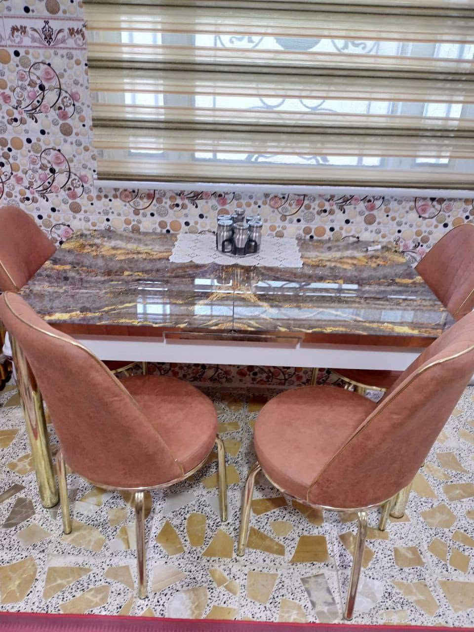سلام عليكم ميز طعام سلايت 6كراسي جديد كلش تجي وتشوف بعينك 200عنواني ميسان حي الفاطمية لرقم ***********
