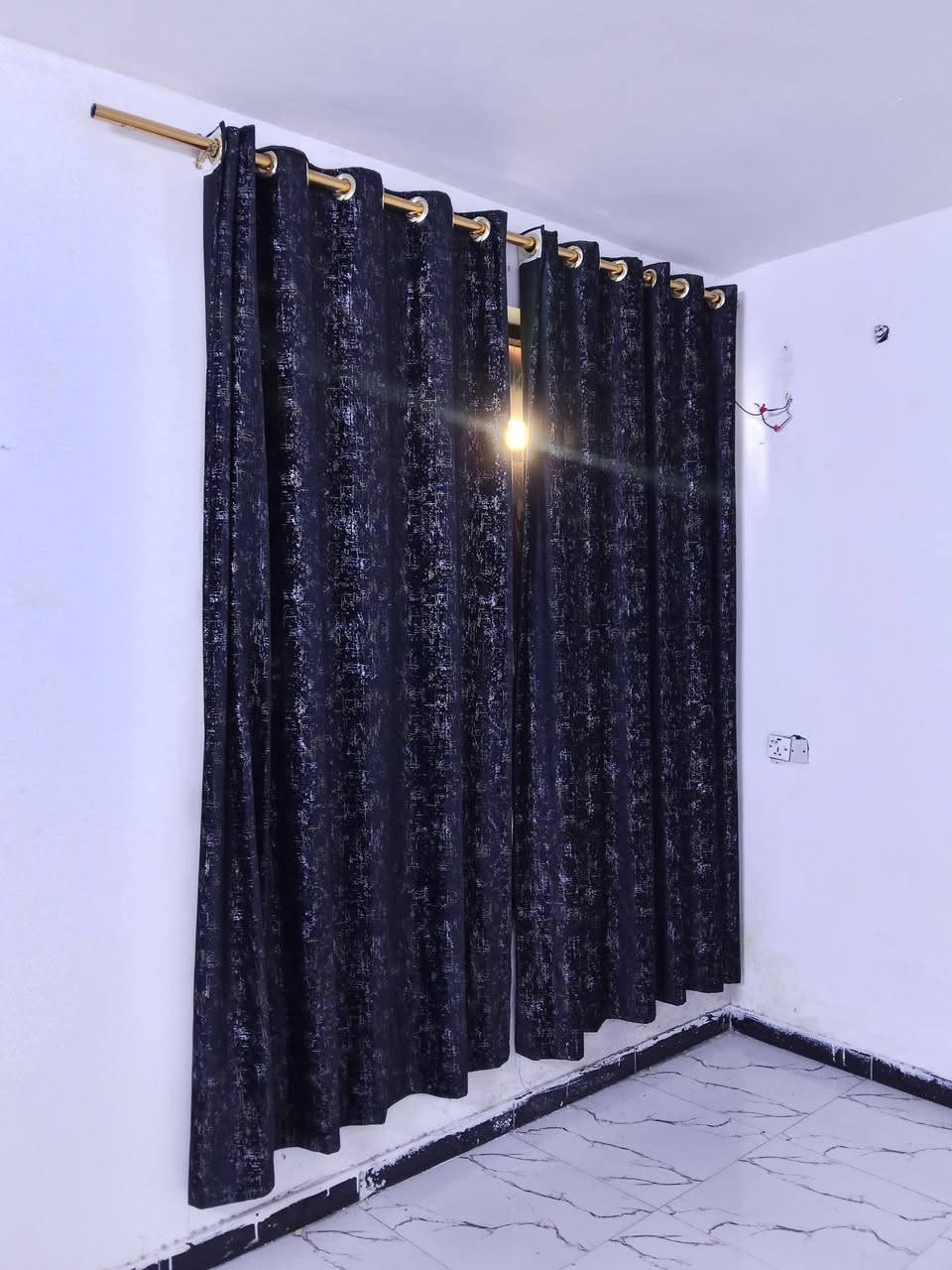 مكيف يورك درجه اولى  ثنين طن جديد موسم واحد بس للبيع تجي تفحص واشوف برودته  سعر 340 وبي مجال بسيط للطيبين  المكان دوره شارع 60 
*********** واتساب
السلام عليكم 
زوليه قياس ٤ × ٣ مرتبه ونظيفه استخدام موسمين 
للبيع بسبب المكان سعر٨٠  الف وبيه مجال بسيط 
 برده،،،
قياس مترتين كل وحده وحد  والمفرد متر ونص 
 للبيع خامه اصليه ونظيفه كلش ٤٥ الف
