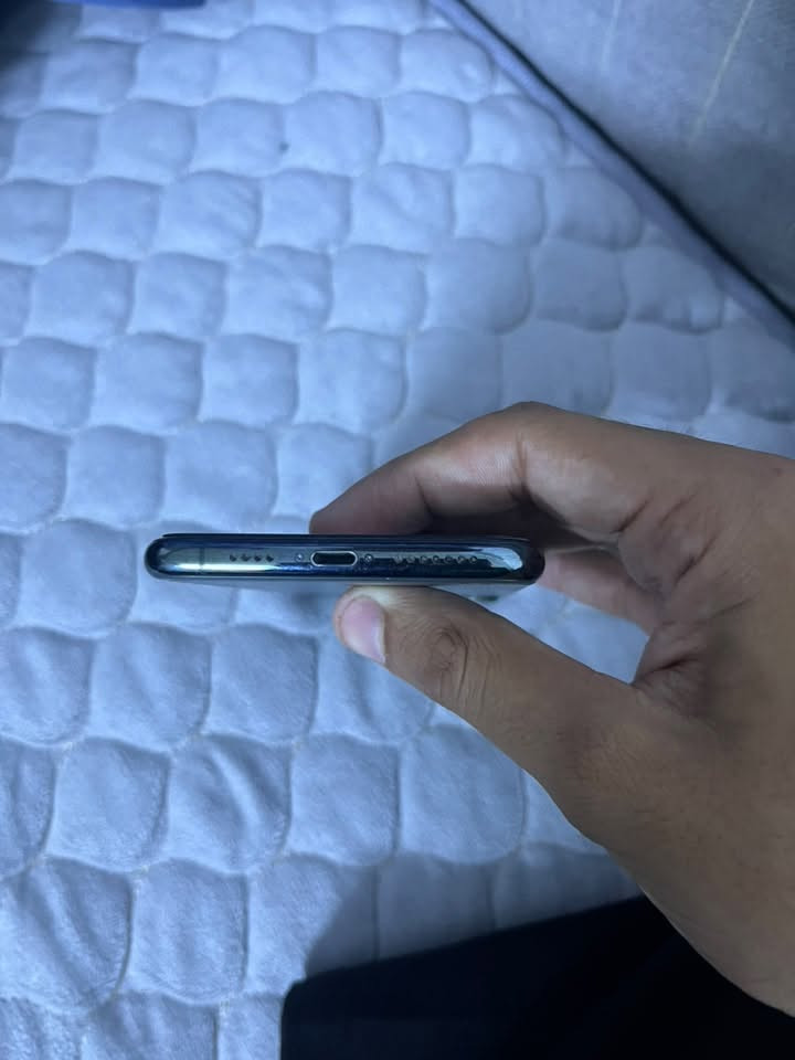 سلام عليكم
11برو ماكس 
كفاله 
مبدل بطاريه اصليه حته بل اعدادات متطلع
نسبتها٨٧
جهاز نضافه ١٠٠
سعره ٣٢٥قفل
***********
