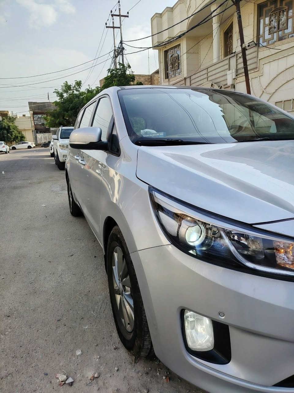 كيا سيدونا
موديل 2018
رقم بغداد انكليزي بأسمي
السياره حلوه وجاهزه برغي متصرف عليها مواصفاتها؛
فول عدى الفتحه
بصمه
حساسات امامي _خلفي
رادار سرعه
رادار جانبي
مثبت سرعه
تحديد مسار
تبريد مركزي 3قطع ثلج
ابواب سلايد كهربائيه 
كشنات جلد
وبعد غيرها هواي مواصفات
الحداديه جديده 
تخم تاير جديد 
السياره بيها قطع صبغ بدون حادث ابيع صبغ حزام
هزه جديده والسنويه مجدد ل2030
مكاني النجف *********** النجف, العراق

