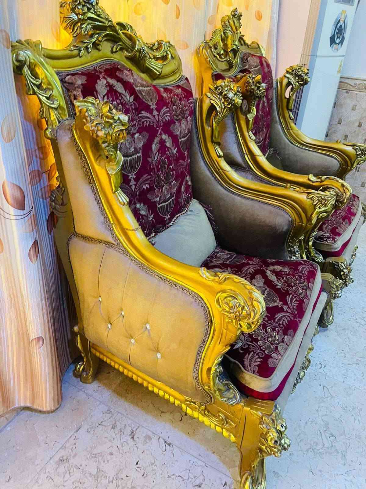 تخم مصري زان ورق الذهب 12 مقعد مع الطبلات ومع ميز طبله مشترينه ب3 ملاين الاستفسار *********** عمارة, ميسان
