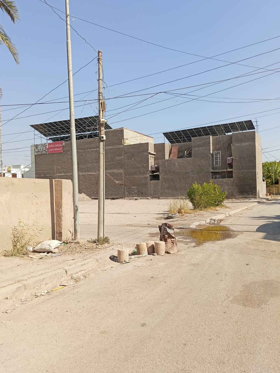 السلام عليكم بيت للبيع بناء قديم موقعه خلف حاتم عكروك مساحته 320 طابو صرف تواصل ‏‪***********‬‏
