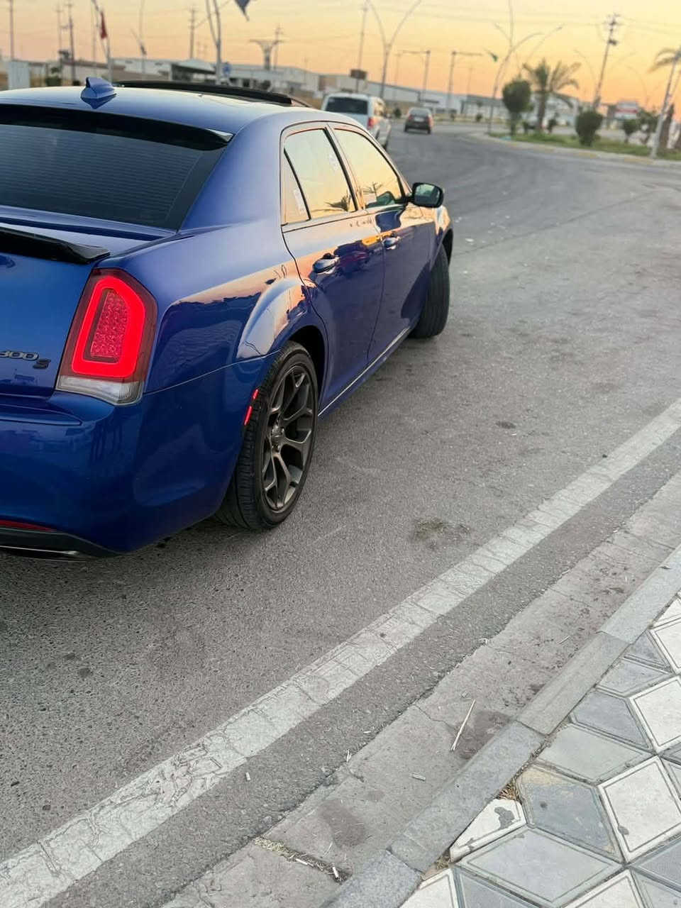 🚗 كرايسلەر 300 (ئۆباما) بۆ فرۆشتن 🚗**
* **مۆدێل:** 2019
 * **مواستفات:** S (فول مواسەفات)
 * **ڕۆشتووی راستەقینە:** 79,000 مايل (بە شەرت)
 * **دۆخی بۆیاغ:** دوو پارچەی نوێ بۆیاغە، بەبێ ئەوەی ناوی گرتبێت (چوارچێوە و ناوەوەی بێ کێشەیە).
💰 **نرخ:** 225 وەەرەقە ($22,500) - کەمێک مەجالی تێدایە.
📞 **ژمارەی پەیوەندی:** ***********

**🚗 كرايسلر 300 (أوباما) للبيع 🚗**
 * **الموديل:** 2019
 * **المواصفات:** فول مواصفات (مواصفات S)
 * **المسافة المقطوعة:** 79,000 ميل حقيقي
 * **حالة الصبغ:** قطعتين صبغ جديد، بدون دواخل (داخل السيارة سليم تماماً)
💰 **السعر:** 22,500$ (225 ورقة) - قابل للتفاوض البسيط
📞 **رقم التواصل:** ***********
