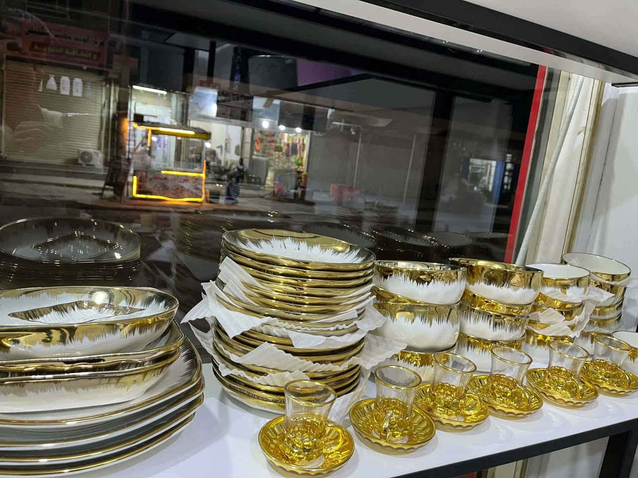 ✨ كل ما تحتاجه لمطبخك في مكان واحد! ✨
نوفر لكم تشكيلة مميزة من: 🍲 الجدر بجميع الأحجام 🍽️ المواعين 🥄 القاشوغات والشوك 🥛 الكلاسات والأكواب 🍳 ولوازم المطبخ المنزلية
✅ جودة ممتازة 💰 أسعار مناسبة 🚚 خدمة التوصيل متوفرة
زورونا واختر كل ما يناسب بيتكم بأفضل الأسعار. أهلاً وسهلاً بكم دائمًا! 🌹
