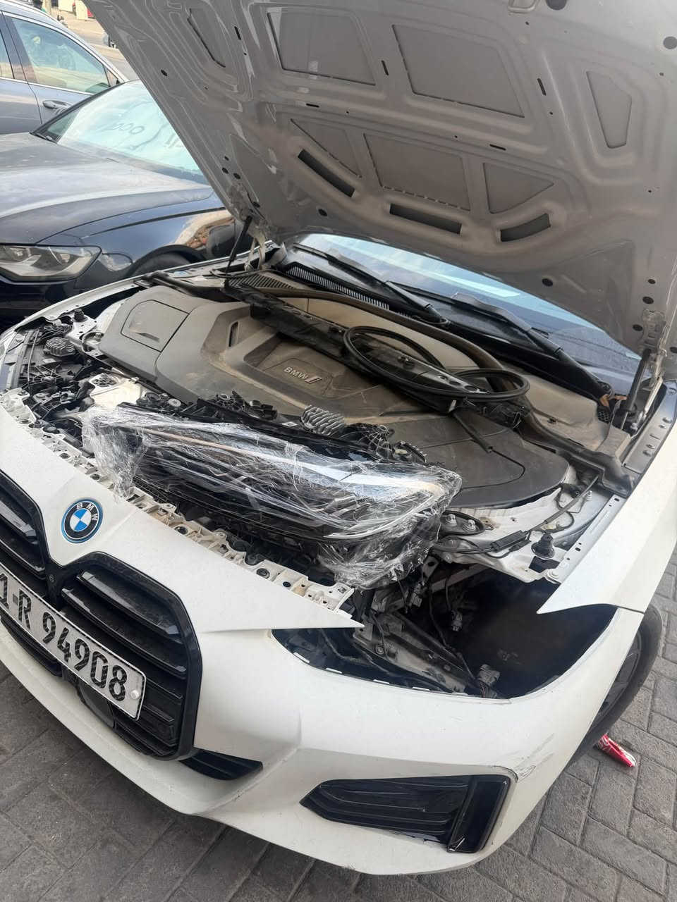 المركز الالماني ⁨ ⁨ 
 قطع غيار BMW-صيانه-برمجه-تعمير
جديد مستعمل اصلي
BMW - Mercedes - Audi
بغداد نفق الشرطه
***********⁩⁩
