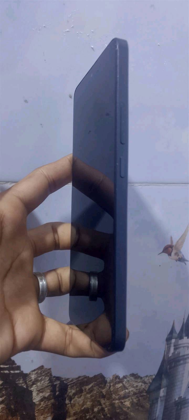 - *المعالج:* Dimensity 8300-Ultra - يشغل ببجي 120 فريم ثابت
- *الذاكرة:* 512 / 12 +12=24كيكا - 
- *الشاشة:* 120Hz اموليد 1.5K
- *الشحن:* 75واط يشحن ب 40 دقيقة
- *الحالة:* نضيف كلش بدون خدش ولا فتح

الجهاز مخصص للالعاب والتصوير، ما يحمة ولا يعلق
تگدر تذكرلي شنو الموديل بالضبط؟ هل هو POCO X6 Pro 5G لو نسخة ثانية، ويه شكد الرام/التخزين؟: 
*POCO X6 Pro 5G
وين موقعك بالعراق حتى المشتري يعرف إذا يگدر يستلم يد بيد لو شحن؟: 
بغداد المشتل