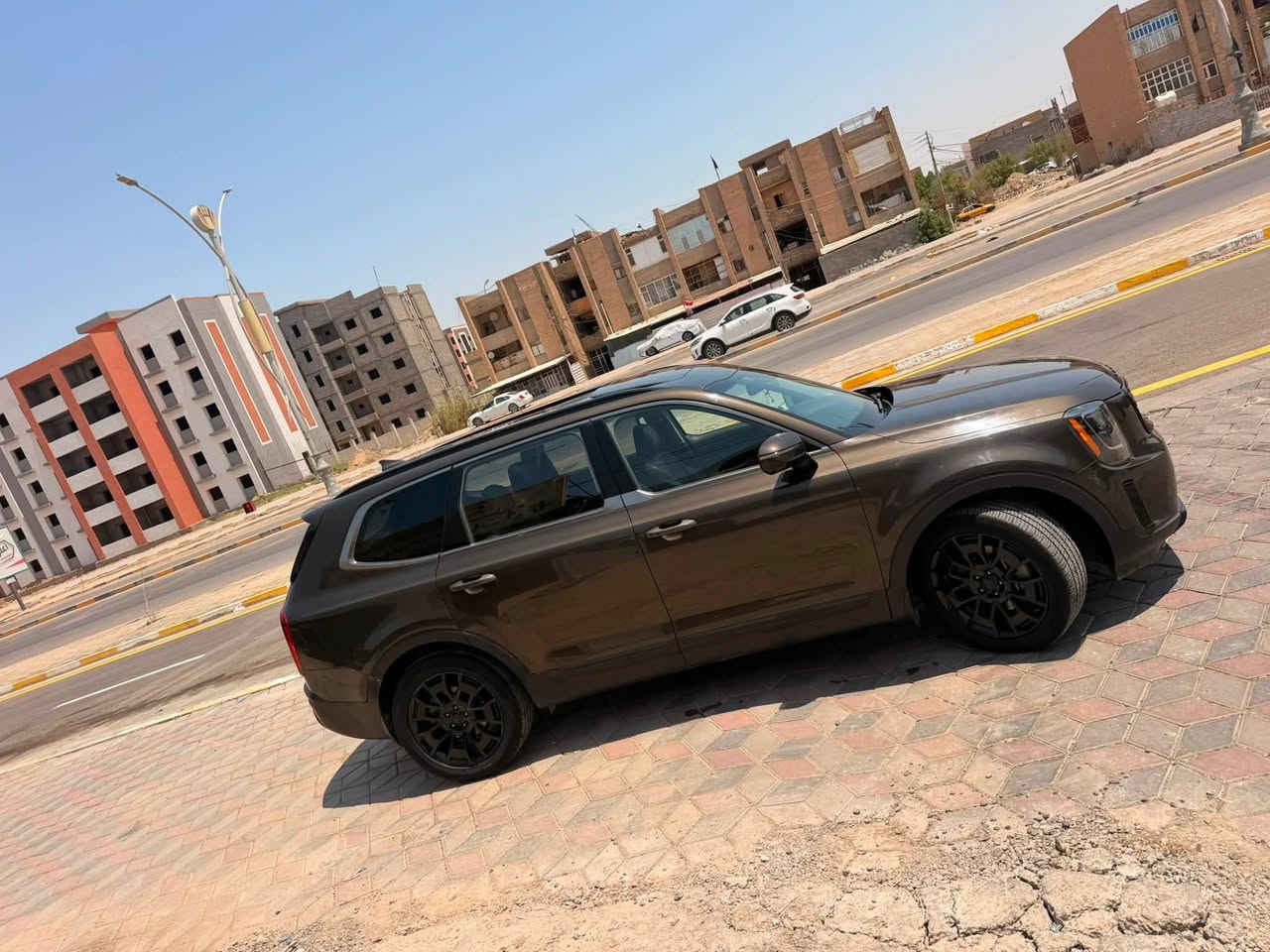 كيا تيلورايد 2021، إس إكس

رقم اربيل  / فول مواصفات 

1-حجم المحرك 6 سلندر 3800

2-بصمة ابواب وتشغيل عن بعد. 

3-زينون عالي ناصي آصل. 

4-فتحة سقف. عدد٢

5-رادر جانبي مانع اجتياز.

6-فور ويل

7-تحديد مسار. 

8-كامرات محيطية. 

9-حساس خلفي 

10شاشة كبيرة مع كامل ايعزتها. 

11-تدفئة+تبريد الكراسي الامامية. 

12-تحكم ستيرن جهيتن. 

13-خزن ميموري متكامل 

14-حساس خلفي. 

15-سستم صوت متكامل. 

16-كنترول تبريد خلفي منفصل. 

17-كشن سياحي. Vip. 

18-رادر محيطيه 360 درجه 

19-الكراسي الامامية كهرباء. 

20- ٧ راكب ViP  ٣ قطع تبريد. 

22-اشاير مري قابلة للطيء. 

23-مقاعد جلد حار بارد

24- خمس كامرات  

الضررر: جاملغ الخلفي بدون تبديل 

العنوان ديوانيه 

السعر : 225وبيه مجال 

استفسار :***********
