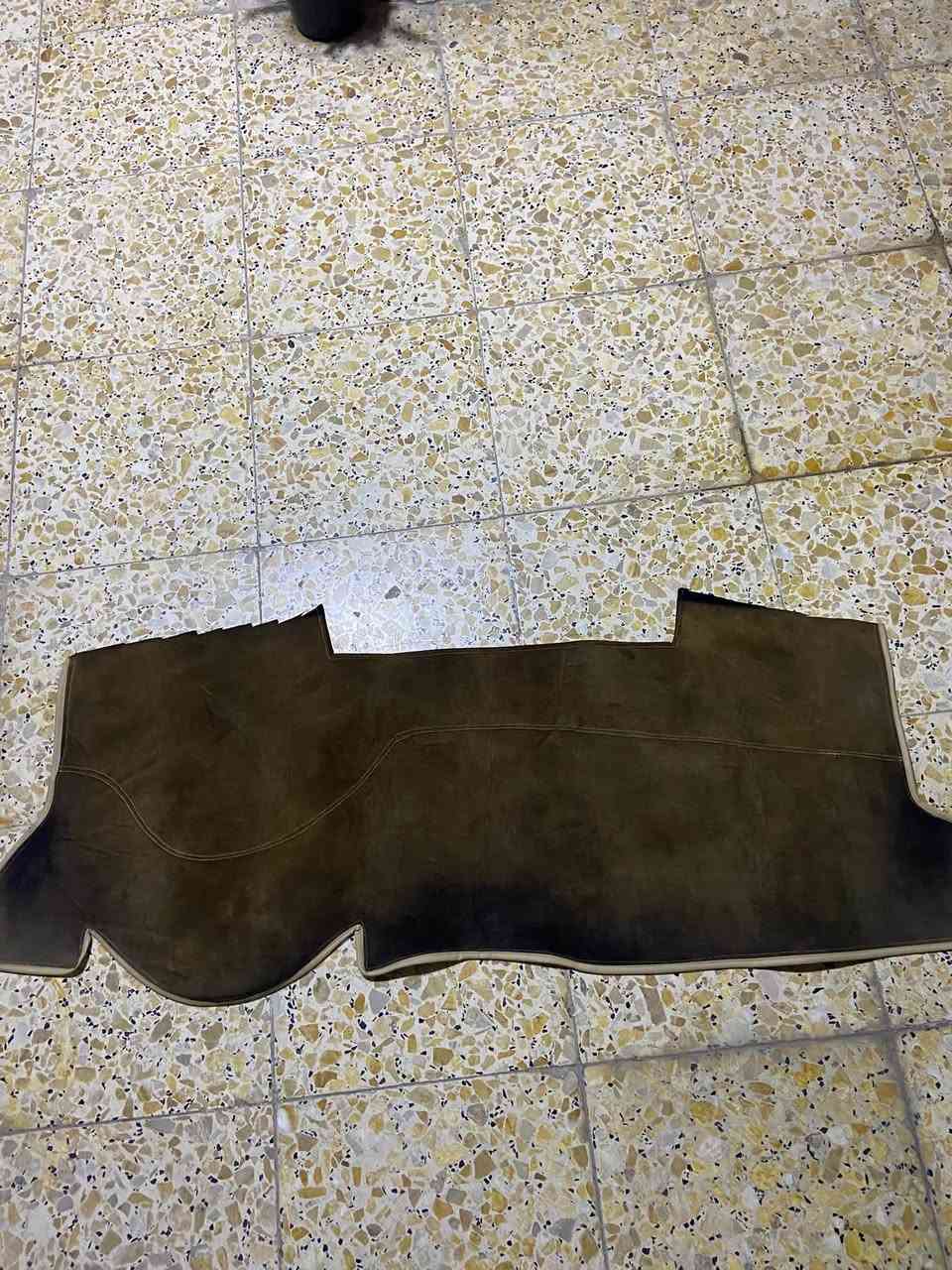 فرشه جنطه جديده سعر 30 
مال كورلا 
وفرشه دشبول سعر 15 
مكان بغداد سيديه 
***********
