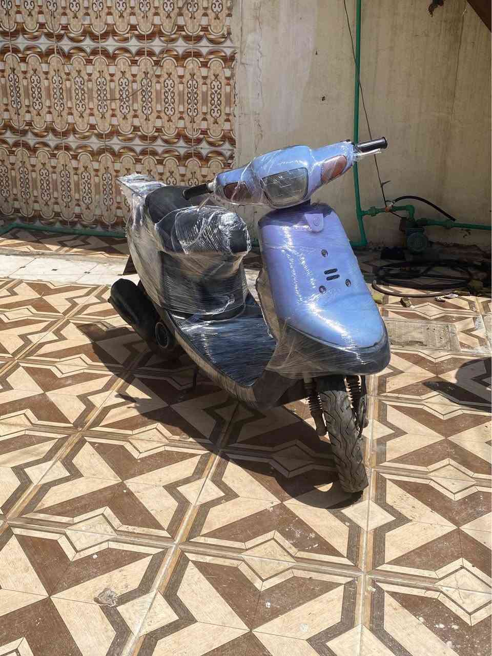 دراجة منغولي حلوه ونضيفة مكينه ناعمه كلش وما مجفتها انا ... شلعتها ومشيها كلش حلو شغاله دكه هندر كهرباىيات كلها شغاله عداد اشاير اصطاب قفال ستيرن وسرج كلها نضافة شوفن عينكم سلف نقص باتري  سعر275 بيها مجال بصره قبله *********** البصرة, العراق
