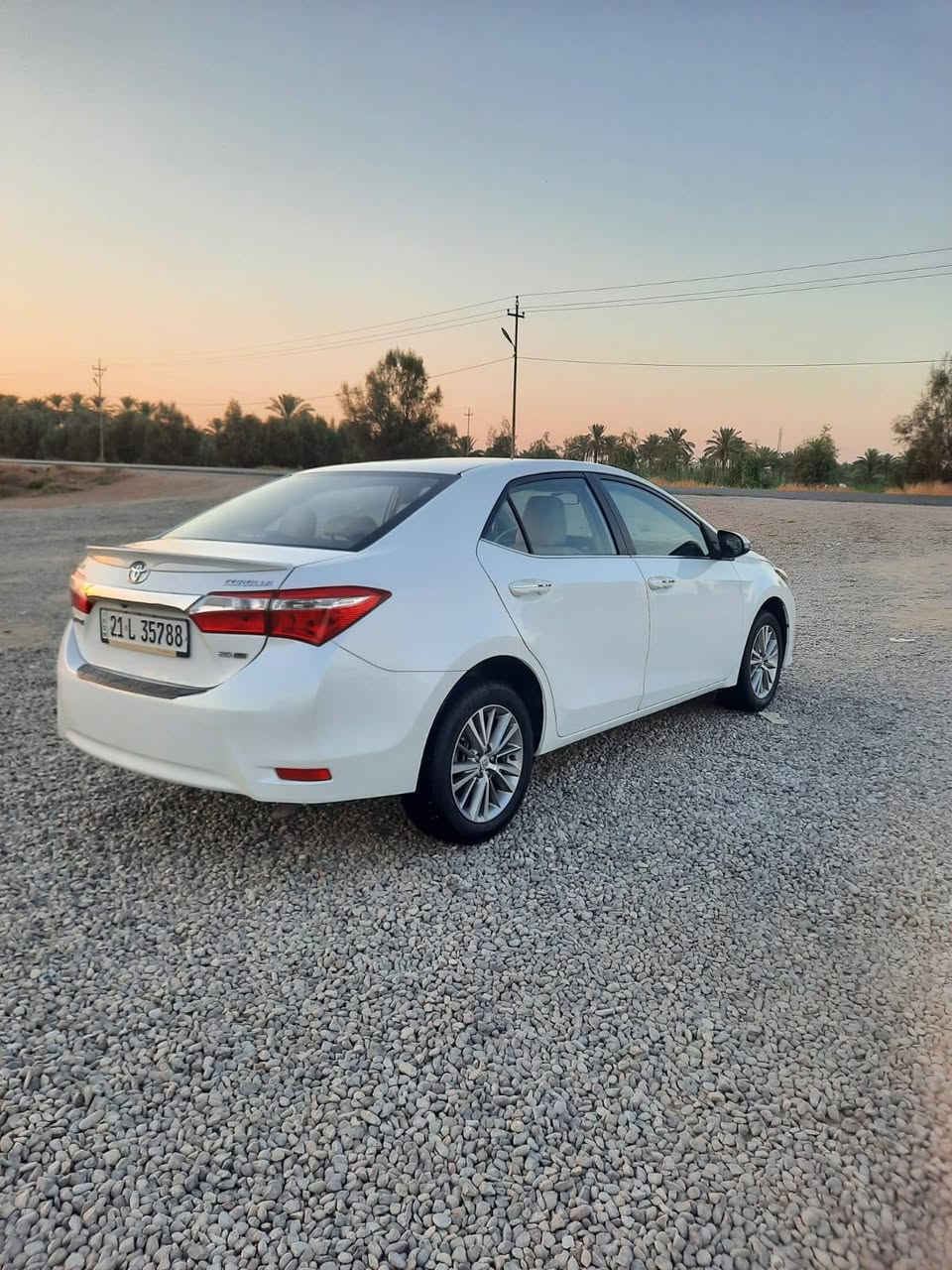 السلام عليكم 
تويوتا كورولا 2015 SAS 
فول مواصفات LIMITED GL-i 
 رقم سليمانية بسمي محرك 2000 
بصمة 
كراسي جلد 
تبريد شاشة لمس 
بصمة
يدات نيكل
شباك نيكل
حساس امامي خلفي 
كامرة خلفية
مري شفط
اشاير بل مري 
ويل كب 16 كروم تخم تاير جديد 
لد نهاري 
لايتات زينون 
جام اوتو 
تحكم ستيراً
بلوجكتر نيكل 
كروس سرعة
مراية اوتو دم 
السيارة بعدها بريحة الشركة  
ماشية : 141 الف كيلو متر شرط الفحص 
مكفولة من الصبغ الموضح بسونار شرط مو حالوب اضلع مال مسح وغسل صاير بيها ضلع 
مكان السيارة : ديالى المقدادية 
للاستفسار : ***********السعر ١٥٣ وبيهة مجال بسيط
