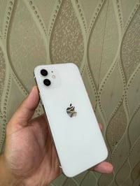 ايفون ١٢ • ٦٤ جيجا • بطارية ٧٩%