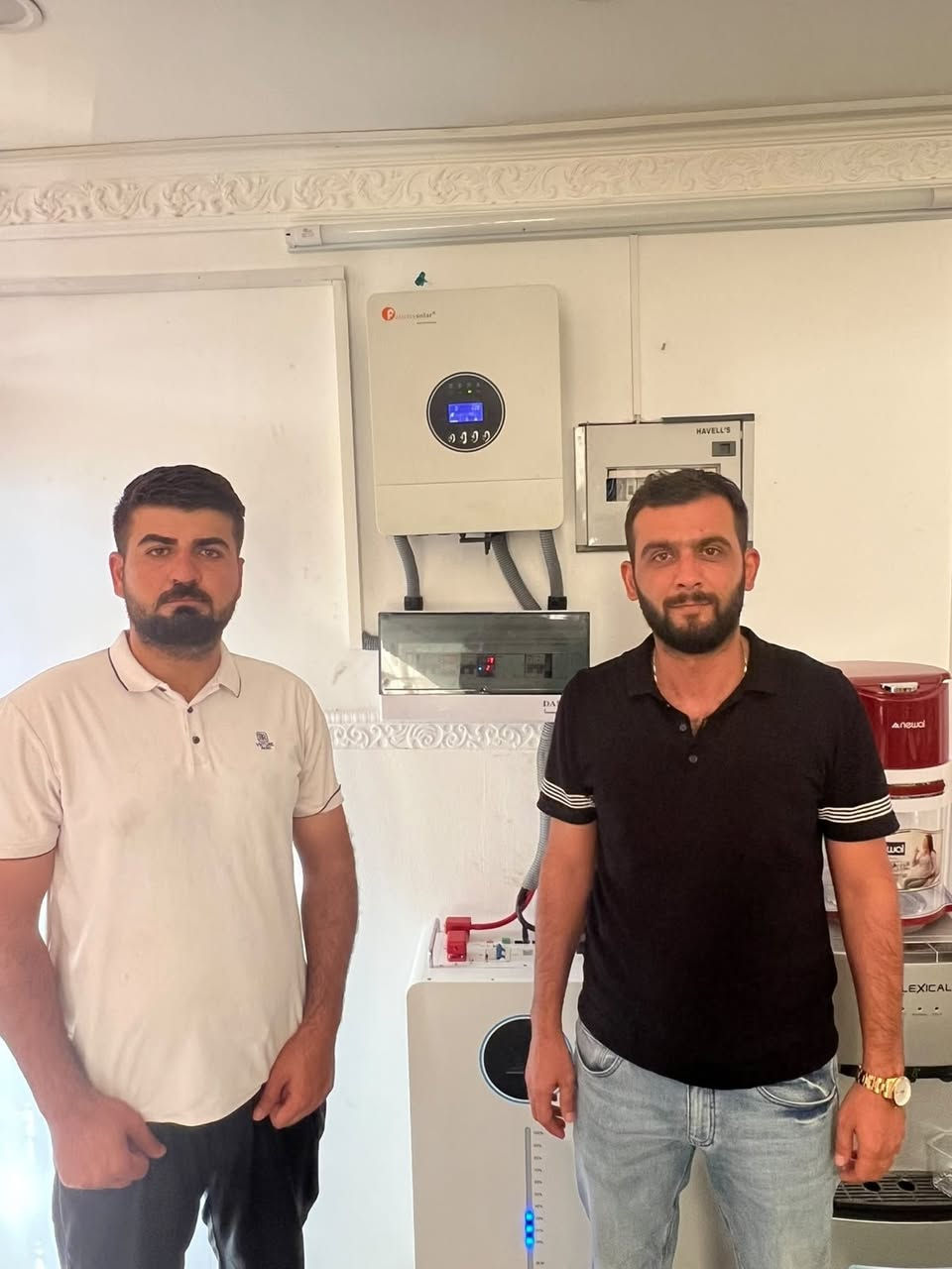 بعد التوكل على الله والصلاة على رسول الله. 
 "مكتب ضي للطاقة الشمسية " يضع بصمة جديدة من الاتقان في #طوز - حي العسكري  للاخ  ( ابو مهدي  ) 
صيفك بارد وشتائك دافئ بدون انقطاع! ☀️🔋
نضع بين يديك الحل النهائي لأزمة الكهرباء في  منظومة طاقة شمسية ذكية، صممت خصيصاً لتتحمل أصعب الظروف المناخية وبأعلى كفاءة

​🔋 مواصفات المنظومة (صُممت لتدوم):

​ألواح    ) بقدرة 720 واط   عدد 7 لوح : الأعلى كفاءة عالمياً لضمان أقصى إنتاجية.

​انفيرتر من شركه فلستي   بقدرة 6 kw: ذكاء لا مثيل له في إدارة الطاقة وحماية الأجهزة المنزلية.

​بطارية من شركة ويترى  بوير العملاقة بسعة 16 kw: خزن حقيقي وطاقة مستمرة تغطيك طوال الليل.

​هيكل وقاعدة : مغلون بالكامل، مقاوم للصدأ، ويتم تركيبه, بشكل هندسي أنيق.

​📍 موقعنا: طوز- طريق كركوك مجاور مطعم وكباب عزيز 

📞 للحجز والاستفسار أو لطلب زيارة موقعنا 

➡️ *********** ابو حسام 

➡️ *********** فريدون غيدان 

*********** م. محمد توفيق

*********** م. محمد غيدان  
 

​مكتب ضي .. اختيارك الأضمن للمستقبل!
