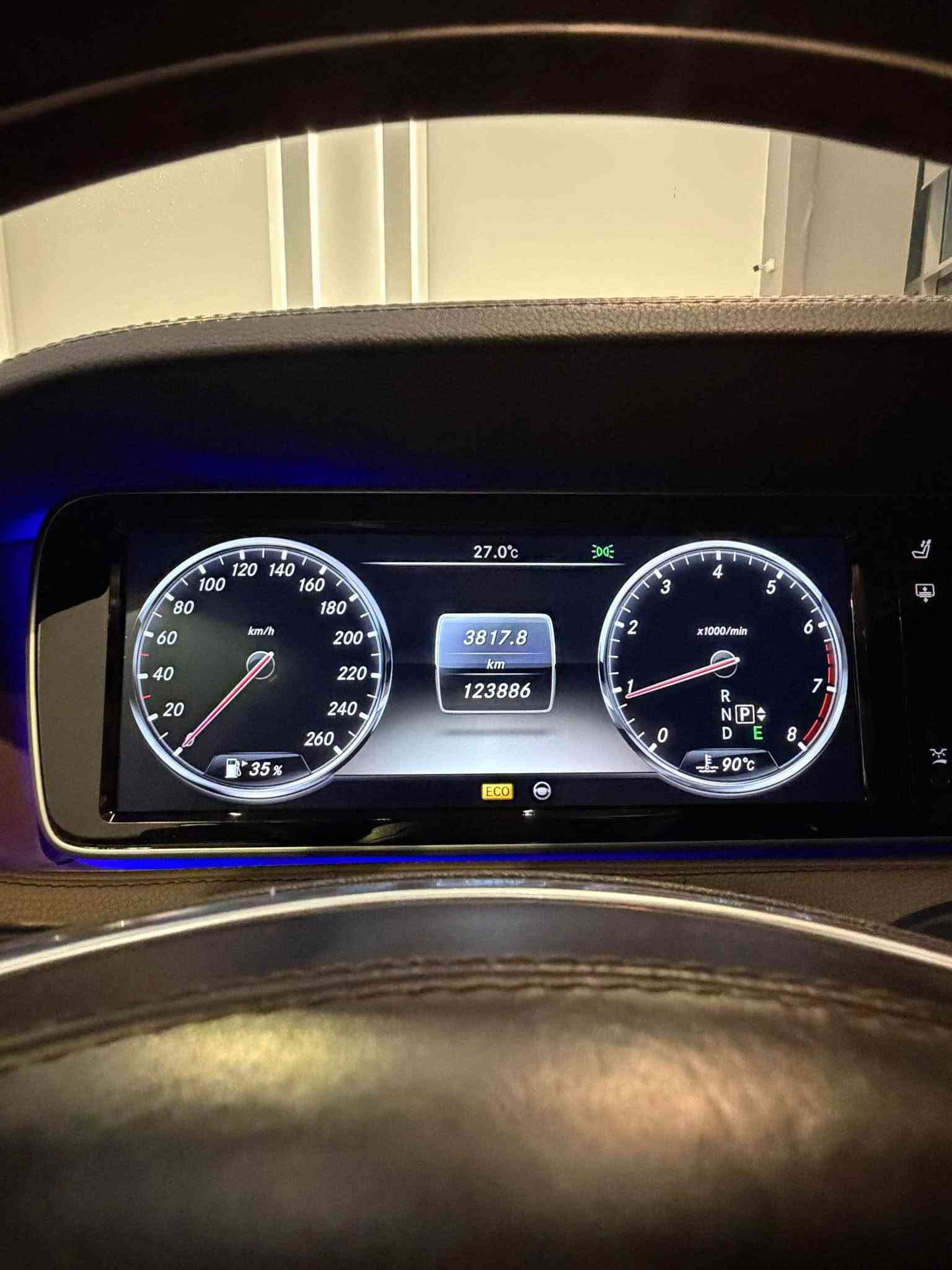 السلام عليكم
للبيع Mercedes S500 2014 وارد الماني كلين تايتل
سعر/ 380$ ورقه بيها مجال لطيبين 
مكينه 8 سلندر (4فصوص) 
بانوراما ٥ بردات ٤ كامرات حساسات 360 اوتو بارك رادار امامي رادار خلفي نقطه عمياء كشن تدفئه و تبريد كشن يفتر ويه لستيرن قياده اليه ثلاجة خلفيه عطر بجكمجة شاشات خلفيه بصمه ابواب بصمه تشغيل جكات تنزل وتصعد كشن خلفي مفصول vipداخل لدات ٧ الوان جنطه كهرباءكشنات خلفيه كهرباءداخل جلد ابيض (اصل)ماشيه 123  الف کیلومتر
للاستفسار: *********** whats app أربيل, العراق
