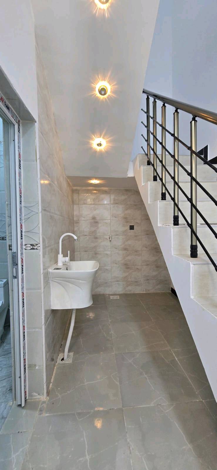 🏡 دار جاهز للسكن للبيع

📐 المساحة: 150 متر
📄 طابو زراعي عراقي – سند 25

🛏️ التفاصيل:
غرفتين نوم
ديوان
صالة
مطبخ
صحيات داخلي وخارجي

📍 العنوان: أبو الخصيب – طريق سيد حامد مقابل مدينة الأندلس
💰 السعر: 80 وبي مجال للتفاوض

✅ جاهز للسكن
✅ مناسب للعائلة
✅ موقع جيد وقريب من الخدمات

📞 للاستفسار: اتصال أو واتساب *********** او ***********