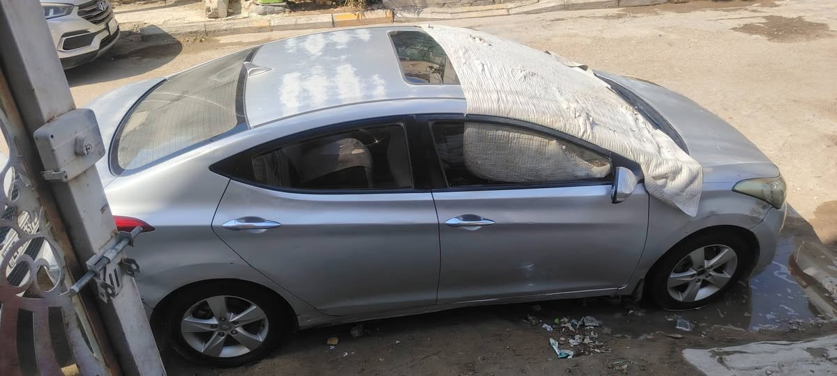 النترا خليجي 1600 موديل 12 بأسمي مكانها الناصرية السيارة فول ماعدا البصمة فتحه اشاير بلمري.. رقمها انكليزي حدادية تخم تاير جديد.. السعر 78
***********
