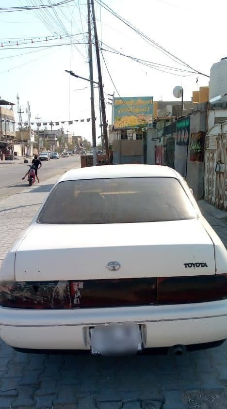 سلام عليكم. 
كراون بطه موديل 92 مكفوله من الكص ونقل جثه والعيب الشرعي مكينه أثنين ونص وكير مكفولات حداديه زينه كهربائيات شغاله تبريد شغال نقص غاز.. بس التايرات الكدام تعبانه وبيها ضربه بالجاملق الأيمن الخلفي السنويه صارله شهرين من أنتهت. تحويل ورقم الجديد. 

السعر  .. 43 ورقه وبيها مجال قليل العنوان. بصره مامتواجد على الفيس. أتصال على رقم الواتساب (***********)  وسلامتكم.

