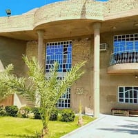 ٨٥٠م • حديقة كبيرة • كراج ٦ سيارات