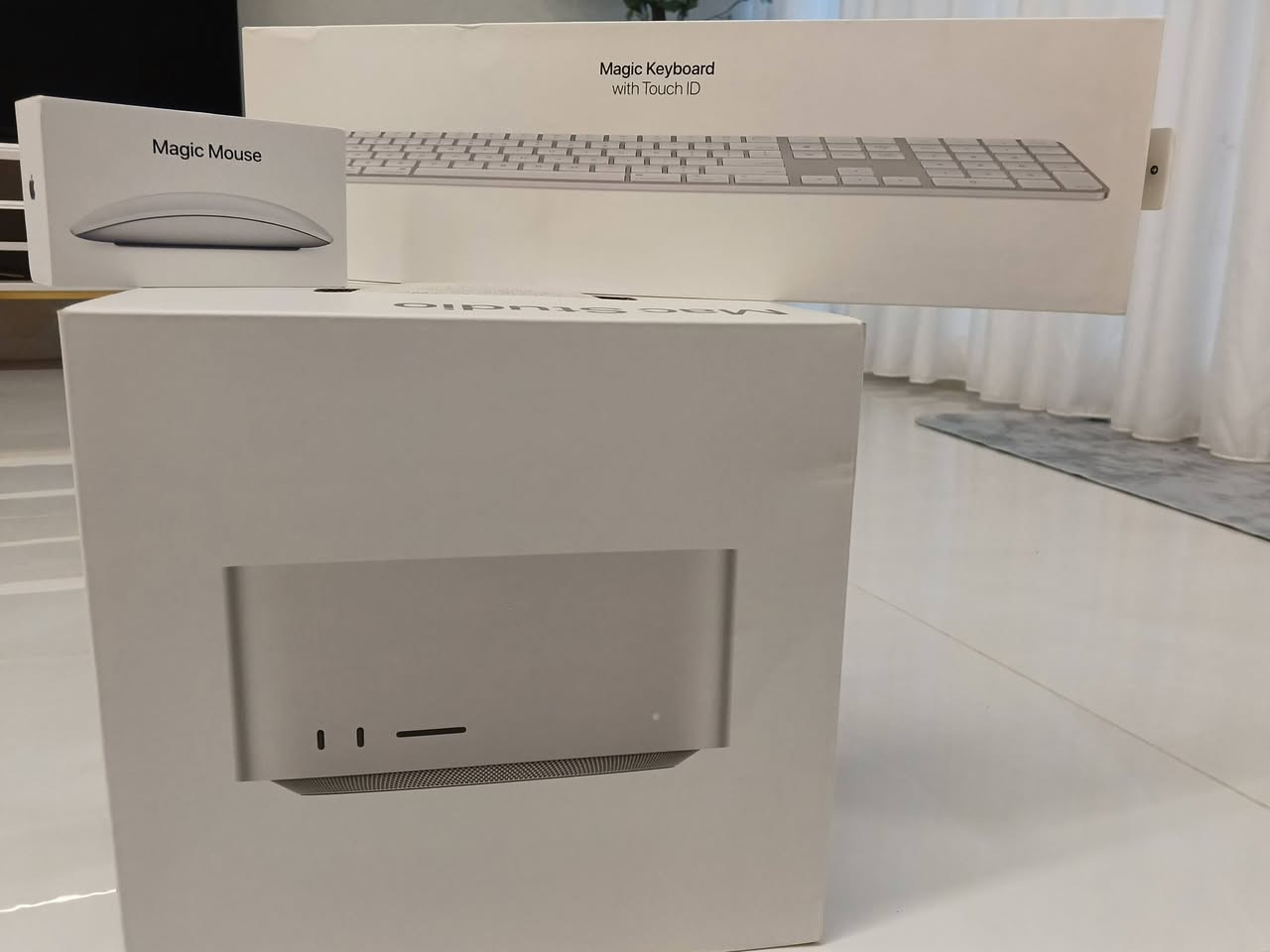 ‏للبيع: Mac Studio M1 Ultra
‏النظافة 100%
‏المواصفات:
‏شريحة M1 Ultra 20-Core CPU 
‏ 48-Core GPU
‏رام 64GB | تخزين 1TB SSD.
‏
‏الملحقات:
‏كيبورد آبل تدعم البصمة
‏ماوس ماجيك آبل
‏الجهاز بكامل العلب الأصلية
‏
‏السعر  2,200$ قابل للتفاوض
‏
‏📍 الموقع: بغداد
‏📞 للتواصل والاستفسار: ***********
‏
‏الاسعار بيها مجال للجادين بالشراء بعد المعاينة

