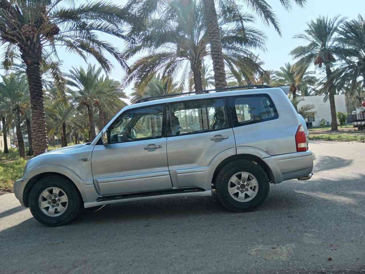 باجيرو موديل 2006 رقم بابل دولي سنويه لل 2030
 تحويل مباشر بيها مكانات صبغ قليله فقط بدون ضربه.  
بدون داخل سياره جاهزه من كلشي مكينه 6 سلندر 7 راكب. 
مكينه وكير وجديدات وتخم تاير وكهربائيات كله كفاله.  
(السعر 58$وبيها مجال للشراي) مكان السياره بابل القاسم. 
,,,
(( *********** ))

