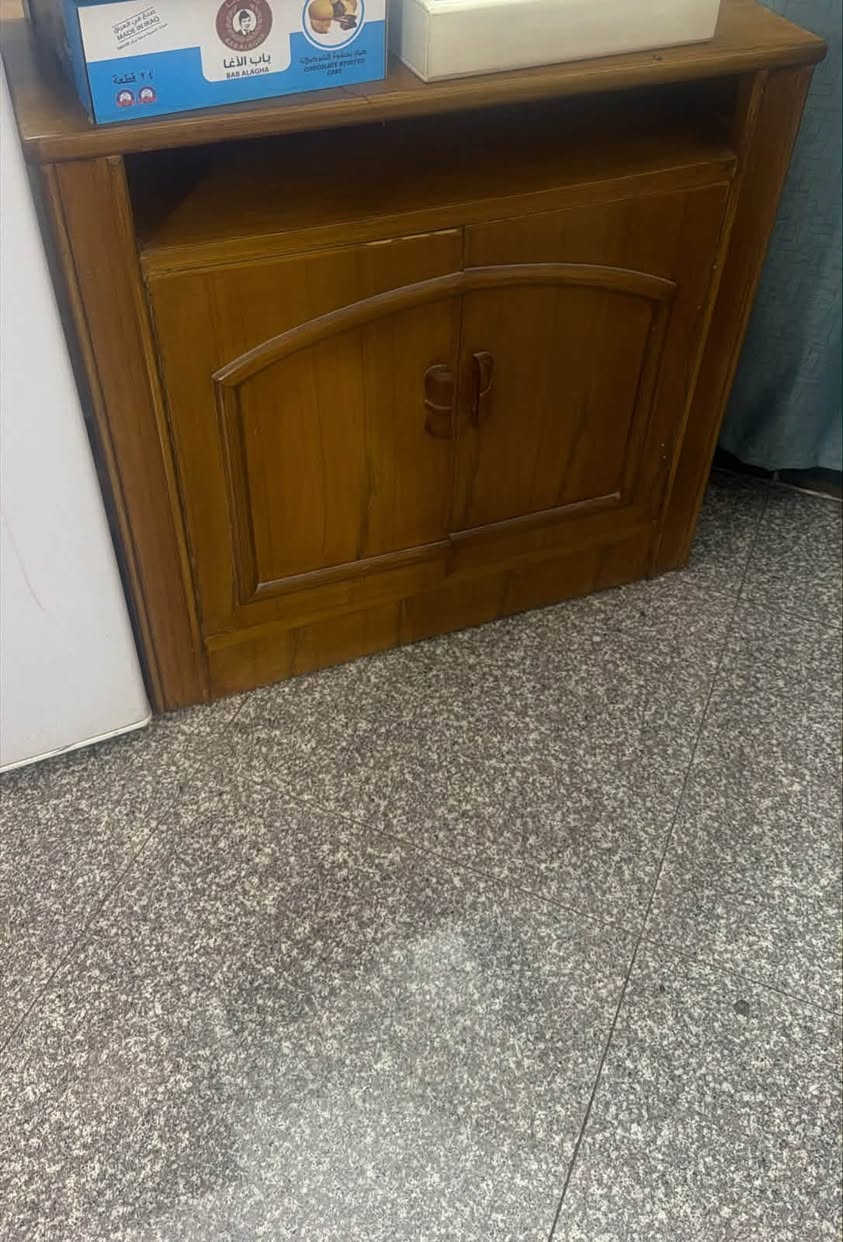 مرحبا عيوني غرفه اخشاف تسكام نظيفه جدا للبيع السعر ع الخاص او ع الاتصال برقم الهاتف***********
