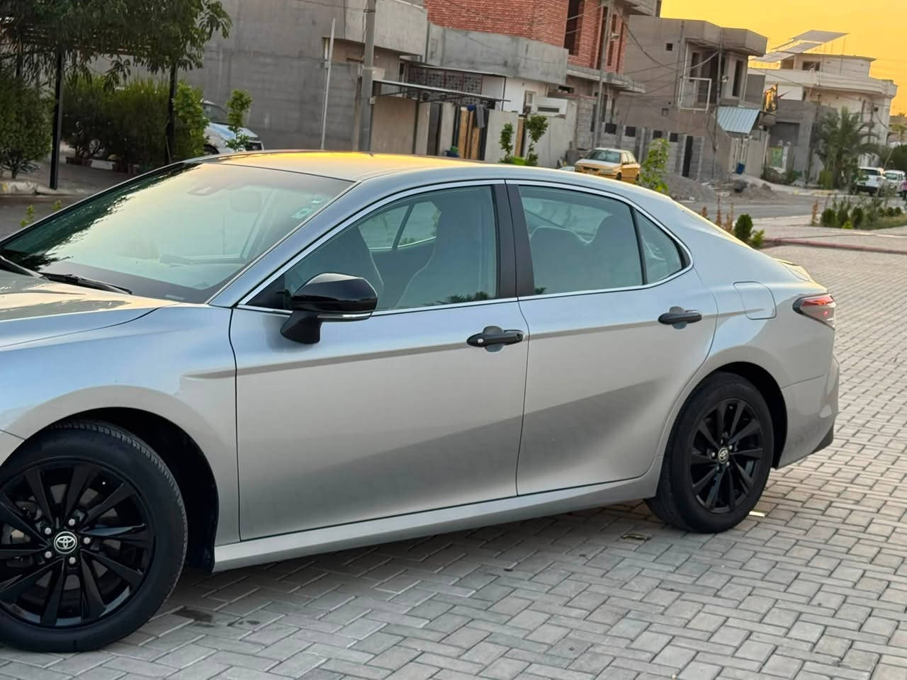 سلامُ عليكم
للبيع كامري موديل 2023 واري امريكي 

LE محسن

المواصفات بصمة تشغيل بصمة ابواب 

كشن كهرباء + كشن هيتر - رادار امامي + رادار جانبي 

تشغيل عن بعد ثلاث انظمة قيادة شاشة كامرة 

سيارة جديدة بدون صرف دينار 

رقم اربيل جديد سنوية جديدة بسمي تحويل وكالة 

الضرر فقط بنيد صبغ بدون دواخل بدون ايرباك 

كل الصور مرفق والسونار مرفق الضرر مرفق بلمنشور 

السعر 196 وبي مجال بعد المعاينة 

العنوان ديالى خانقين 

موبايل ***********
