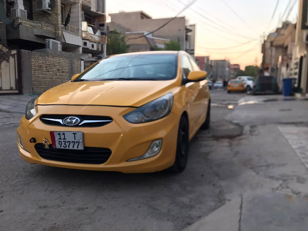 السلام عليكم هونداي اكسنت خليجي مكفوله  مكينه Gdi وكير وصد وتخم تاير مكفول بدون حادث ولا تبديل بس الدوسه واضحه ما معمره بعده موديل ٢٠١٤ السياره جاهزه للستفسار *********** صاحب السياره السعر ٧٧ وبيه مجال
