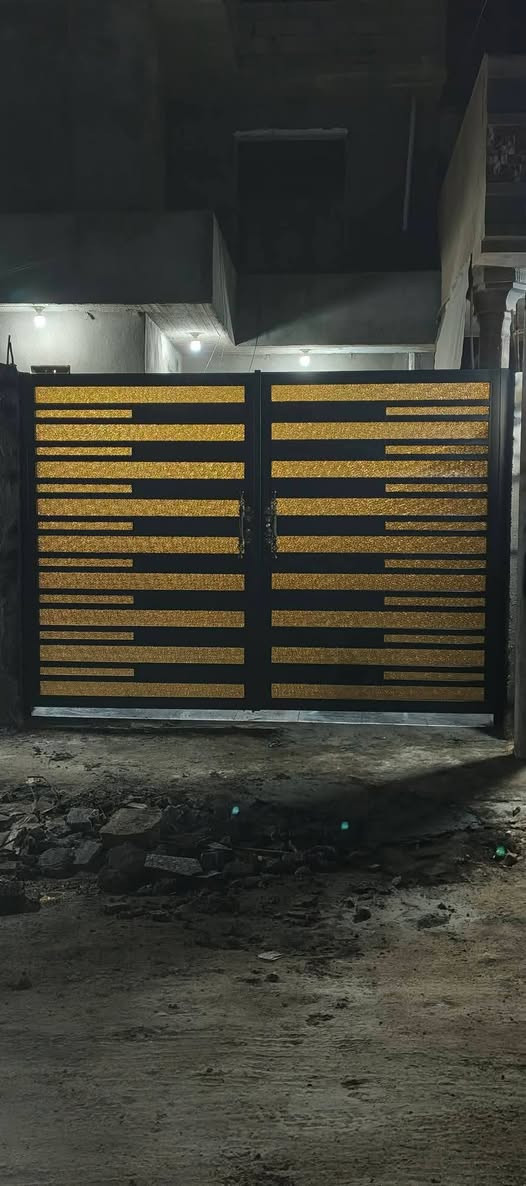 رجعنالكم من جديد وبخدمة أفضل 🛠️⚡
🔹 عمل وصيانة الأبواب الداخلية والخارجية 🚪

🔹 عمل السقائف بجميع الأشكال والأحجام 🏗️

🔹 عمل المراجيح بجميع الأشكال والأحجام 🎠

🔹 عمل جميع أنواع القواعد 📐

🔹 عمل كتائب حماية للأبواب والشبابيك 🛡️

🔹 جميع أعمال الصيانة 🔧

​📞 للتواصل والاستفسار: ***********

نص مكتوب في الصور:
- حدادة متنقلة حدادة متنقلة نصل إليك .. وننجز لك
