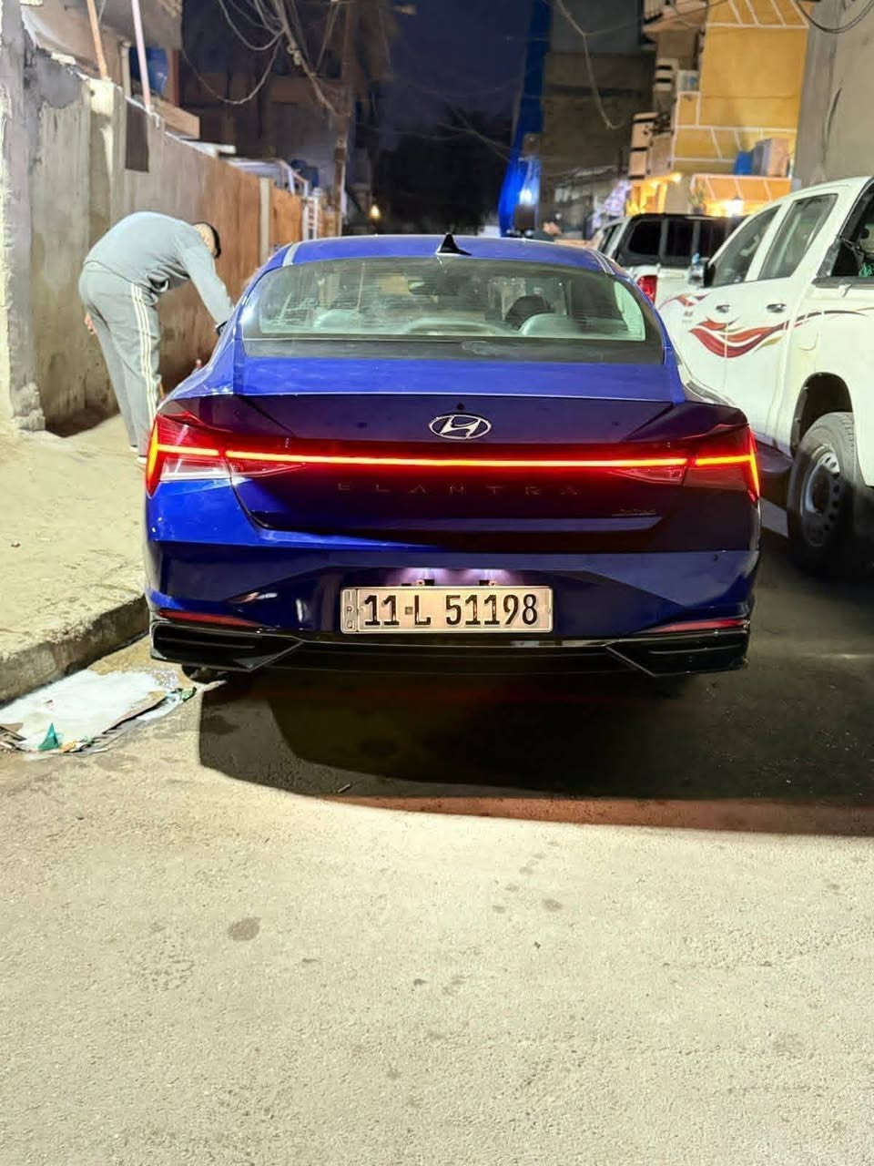 عندي إلنترا موديل ٢٠٢٣ للبيع
وارد امريكي بيها جاملغ امامي ايمن مبدل.. 

وربع بنيد مصبوغ.. وربع باب ايمن مصبوغ..

ايرباك ستيرن ودشبول وبرده..

فول لمتد 1/1 رقم بغداد انكليزي بأسمي..

ماشيه السياره 26،000

مكان السياره بغداد جديده اي سؤال ع هذا الرقم..

***********
