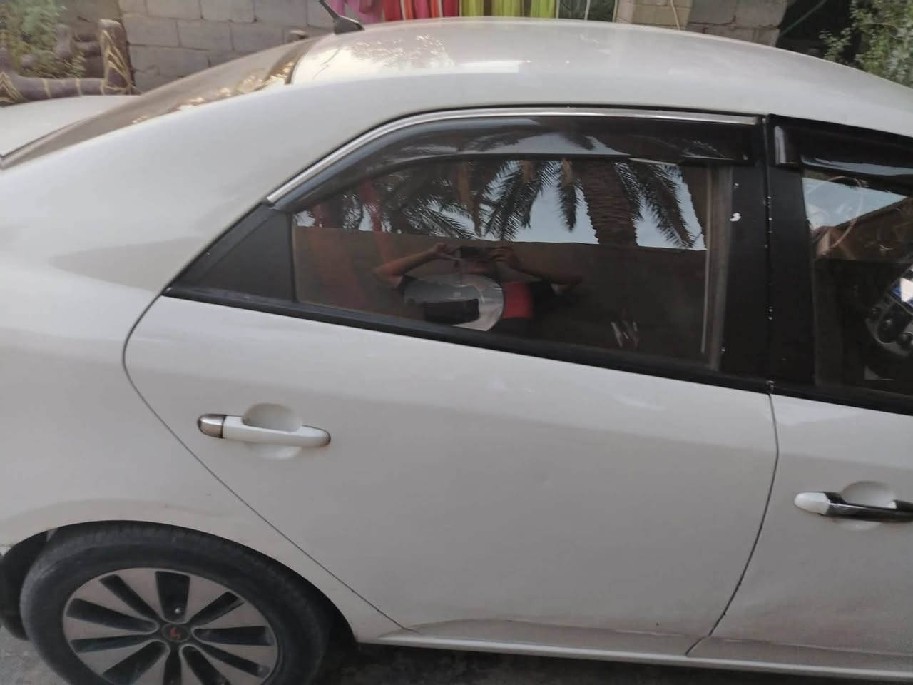 سيراتو 12 خليجي بيها كم قطعة صبغ ابيع حزام رقم بغداد سيارة بسمي تحويل ثاني يوم  للمراوس النترا 18او17 
 بس مراوس بس مراوس***********
